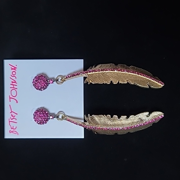 New! 1st Sample! BETSEY JOHNSON Drama Collection Feather Dangle Earrings. - Picture 1 of 8